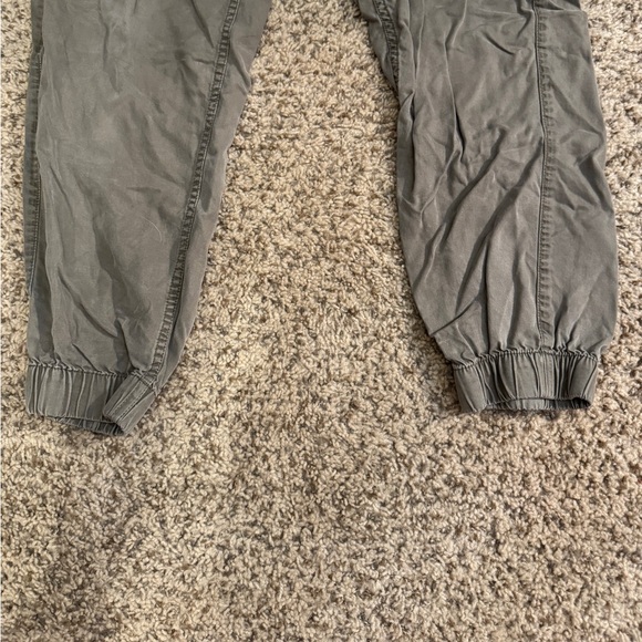 VERY CUTE ABERCROMBIE & FITCH CARGO JOGGER PANTS!! - Picture 6 of 10